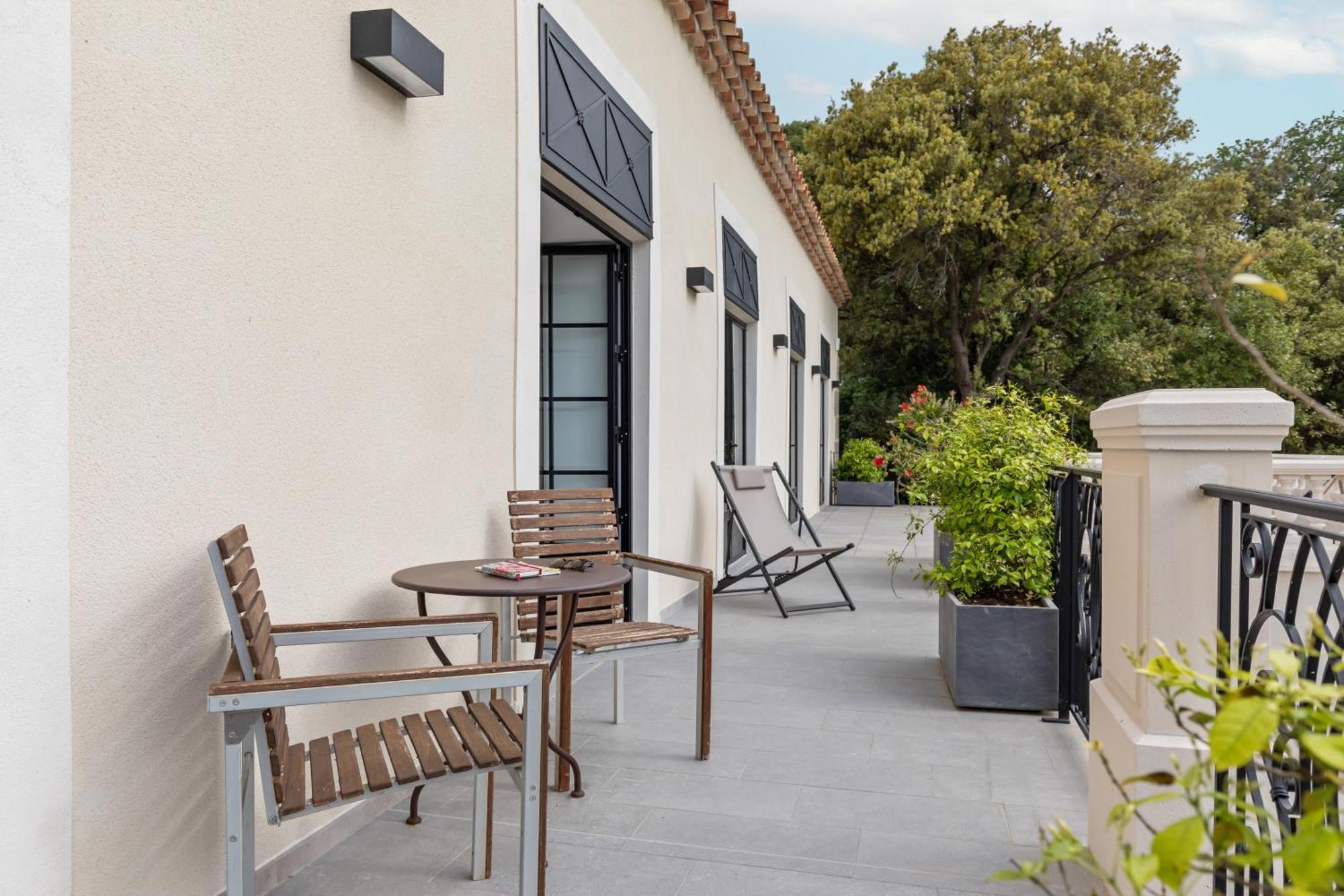 Aparthotel Chateau Hermitage De Combas Servian Pokoj fotografie